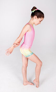 Glittriga hotpants i pastellfärger
