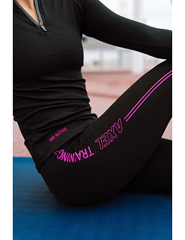 Svarta leggings med rosa dekor från  Axelartistics