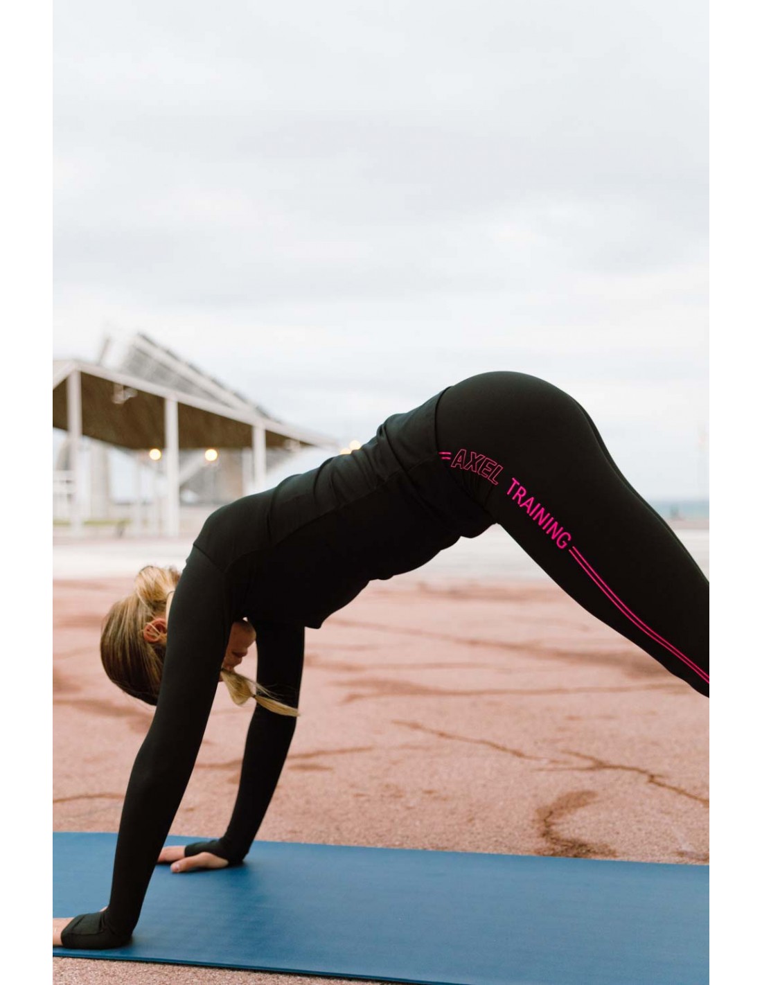 Svarta leggings med rosa dekor från  Axelartistics - 4