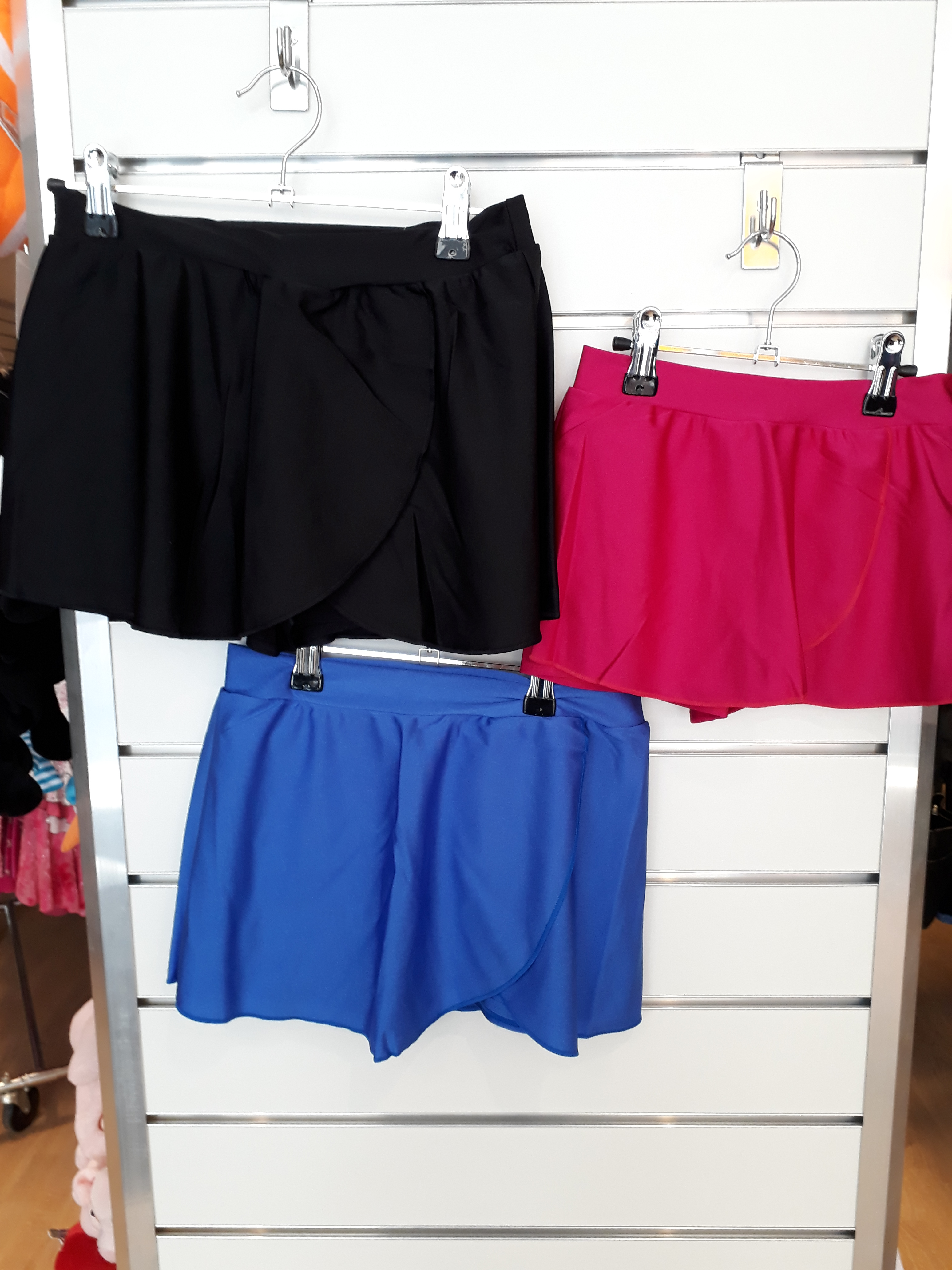 Omlottkjol med shorts som passar bra till tryck. - 2