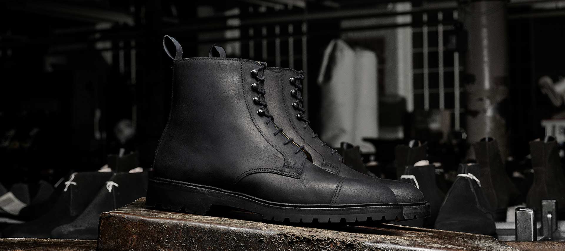 Coniston. Black Roughout Suede - 4