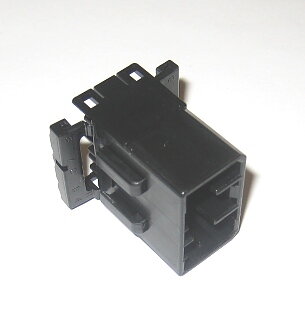 Amp multilock pin housing 8-wire