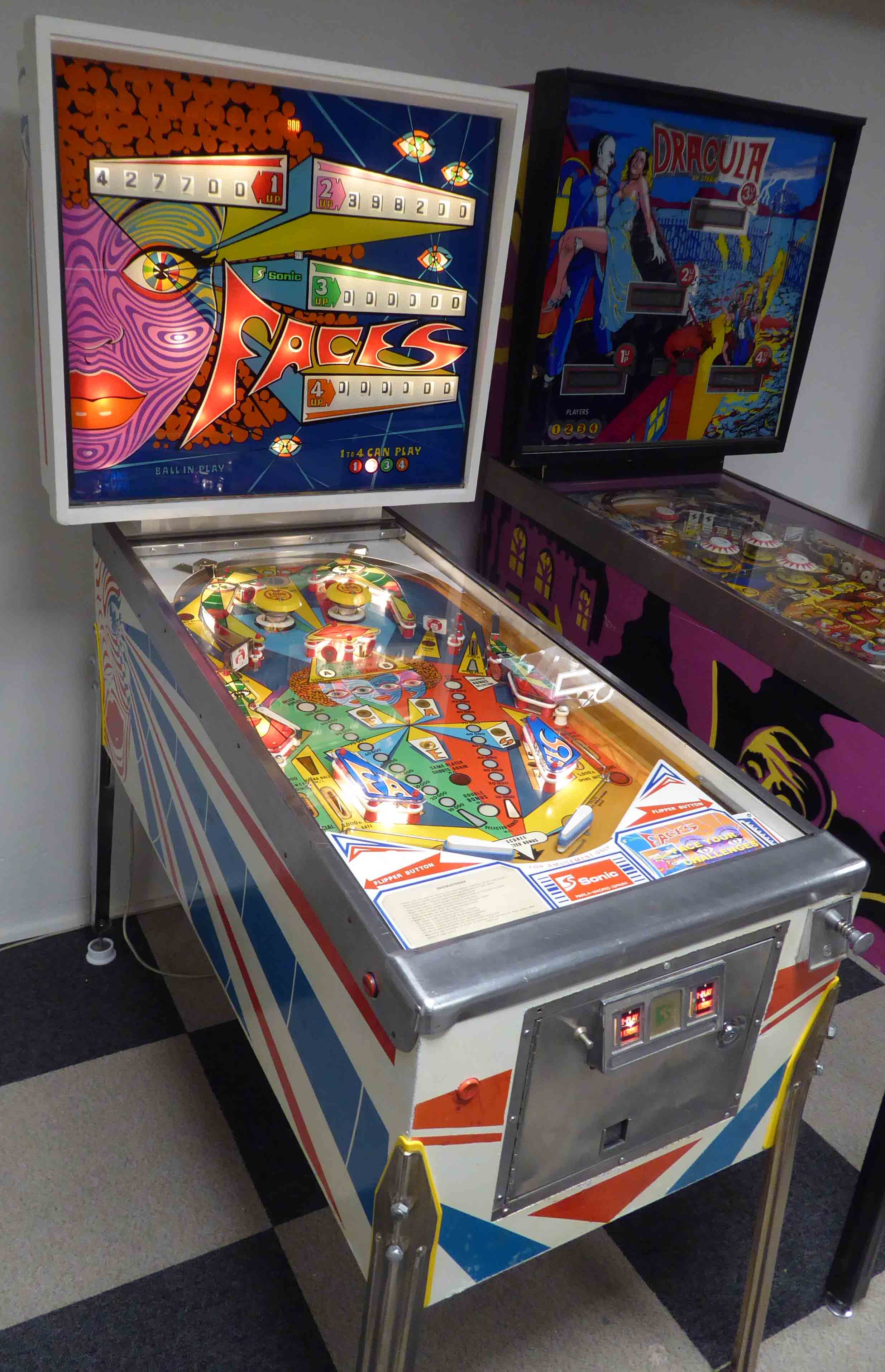 Pinball Machine - FFaces Segasa-Sonic Pinball Machine - Free Play