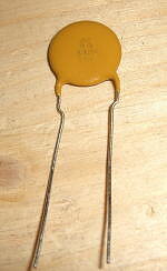 Capacitor (radial) 0,0033 µF 1000V