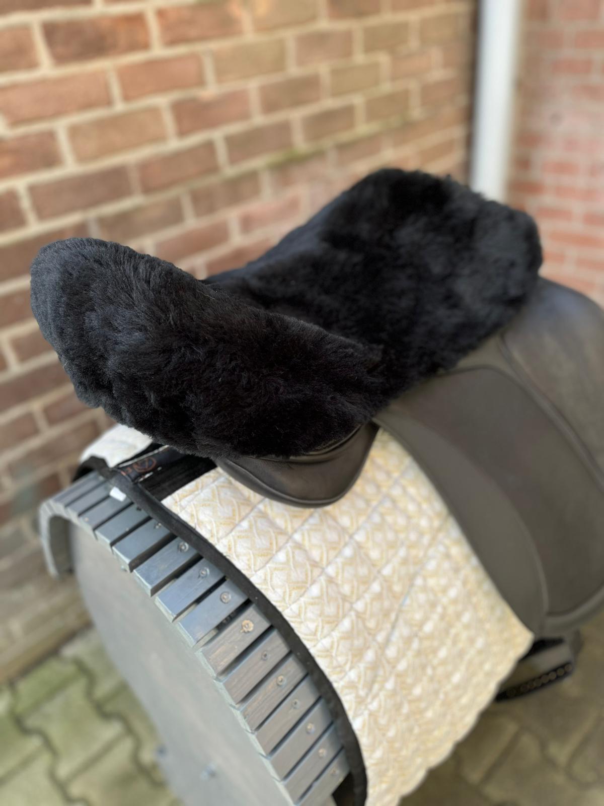 EDIX® Seatsaver / rumpvärmare (dressyr, island, allround, hopp), äkta Merinoull, svart, låg /normal bakvalv - 3