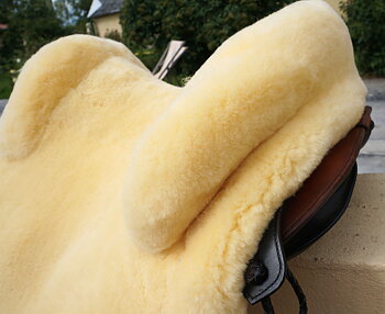 Horsedream® sheepskin saddle cover - Deuber & Partners baroque saddles