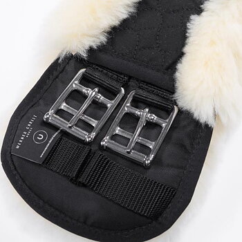 Horsedream® Dressyrgjord Anatomisk 'Moon', fårskinn, svart/creme