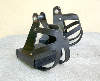 Safety stirrups with leather cage (for stirrups), black
