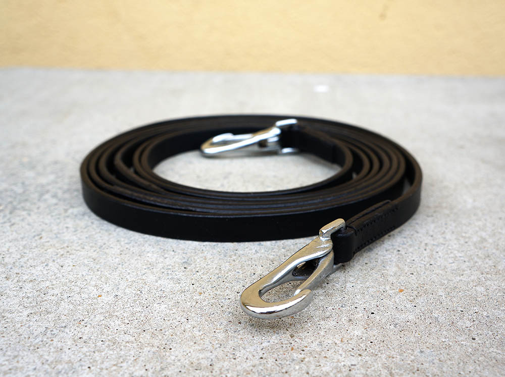 Kapsontygel / slät lädertygel med hakar, F.R.A® 280 cm, svart/silver