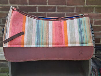 EDIX® Westernpad filtad merinoull (inkl. 8 st ilägg), Pink Serape