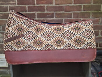 EDIX® Westernpad filtad merinoull (inkl. 8 st ilägg), Brown Aztec