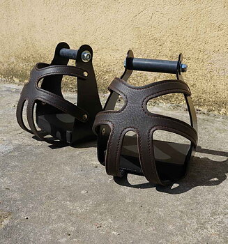 Safety stirrups with leather cage (for fenders), brown