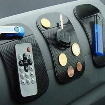 Svart anti halk matta, perfekt att fästa i bilen - 2