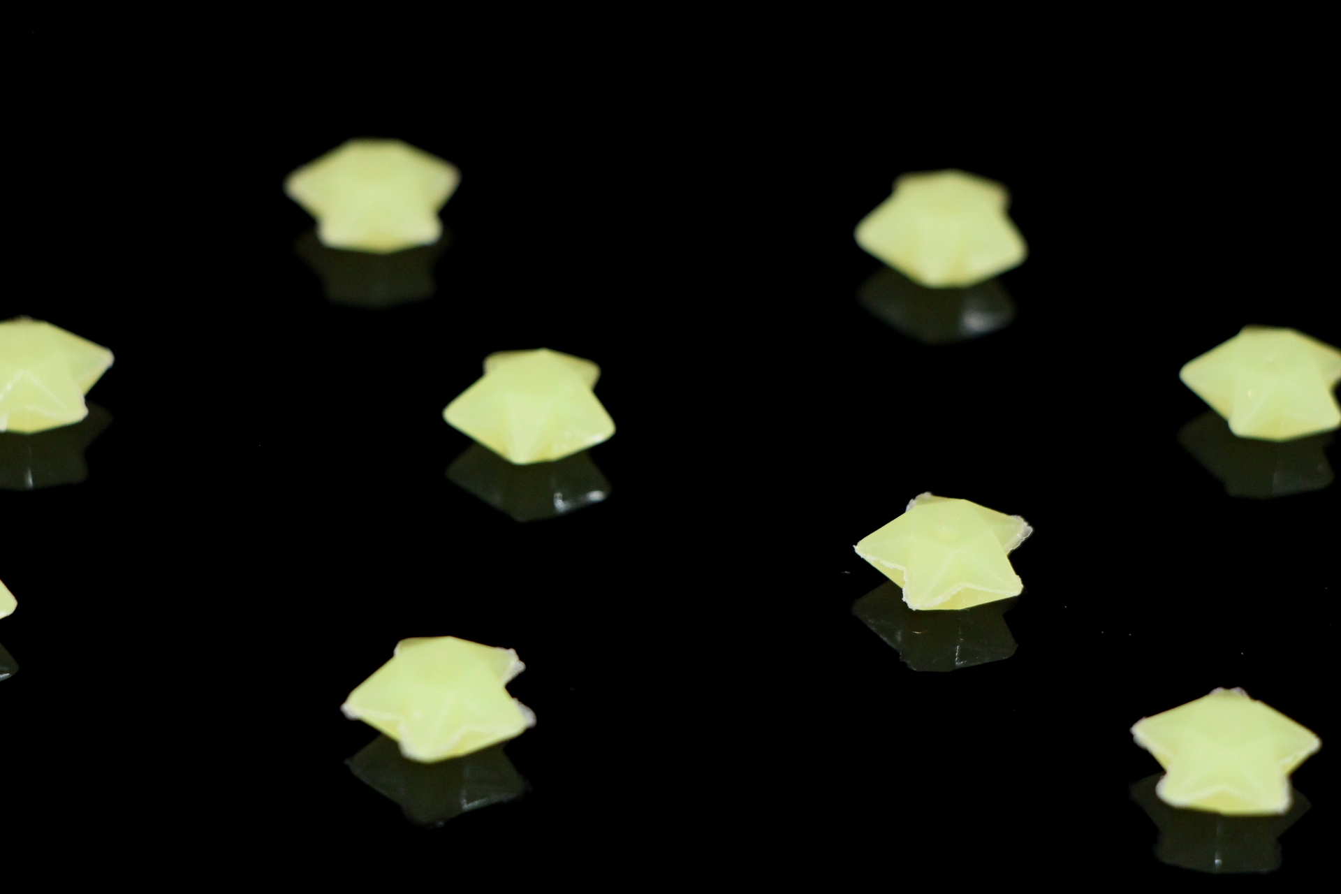 FLUORESCERANDE STJÄRNOR I AKRYL 50 st FÖR EX BARNRUM - 3
