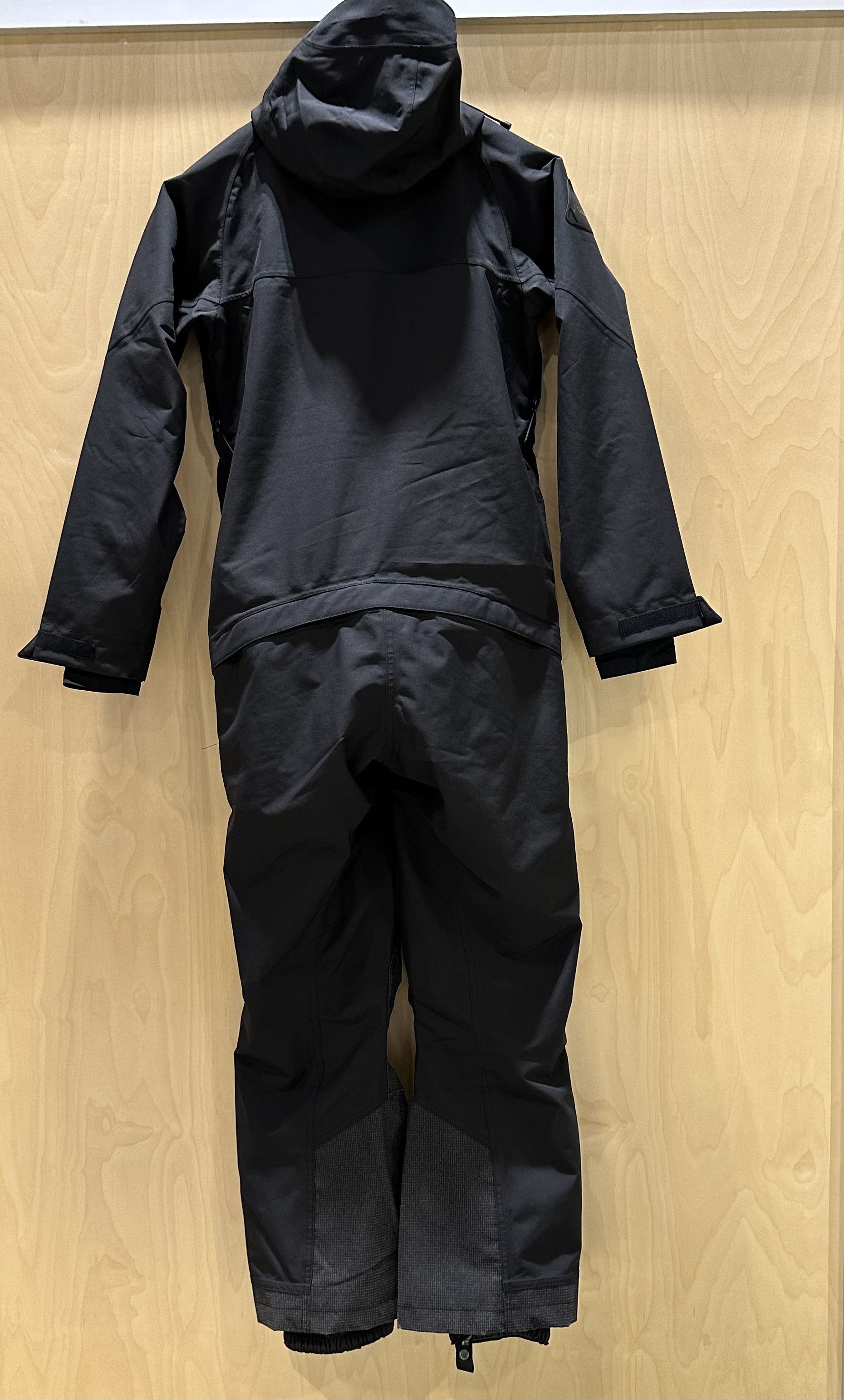 TOBE Ekta Monosuit Jet Black Pink  - 2
