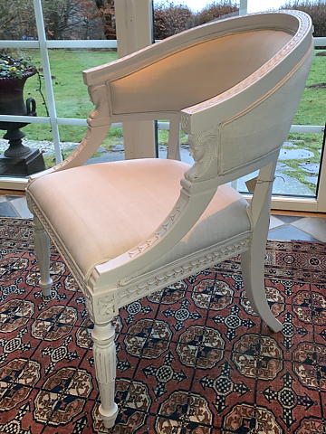 Baljfåtölj, gustaviansk stil