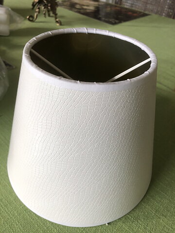 Benvit rund lampskärm