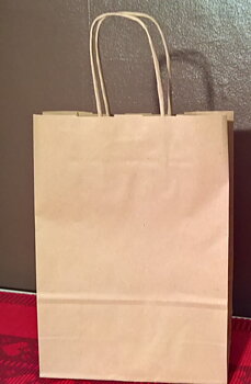 Papperspåsar med tvinnade handtag storlek 180 x 80 x 250 mm