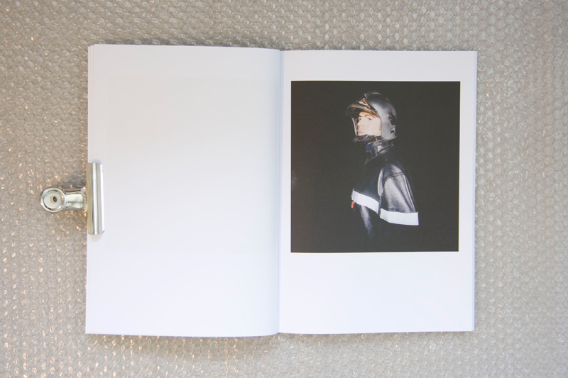 最旬トレンドパンツ Thobias Fäldt - 581c - NevaBooks - photo bookstore アート写真