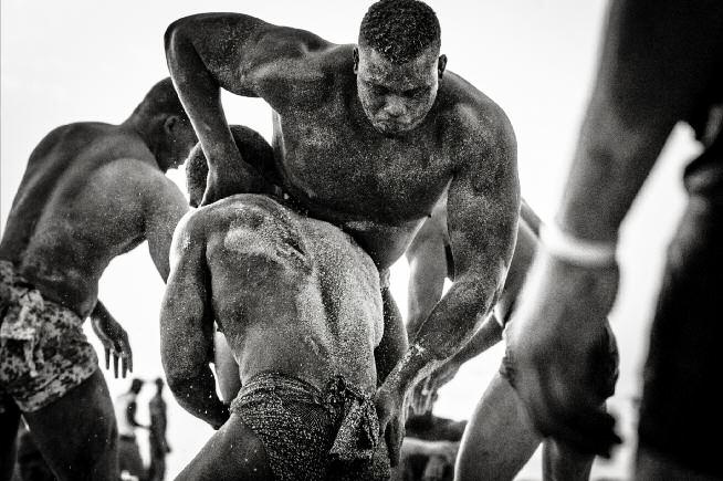 Lasse Burell - La Lutte. Senegal - 2