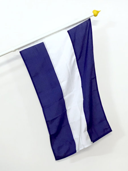 El Salvadors fasadflagga utan vapen