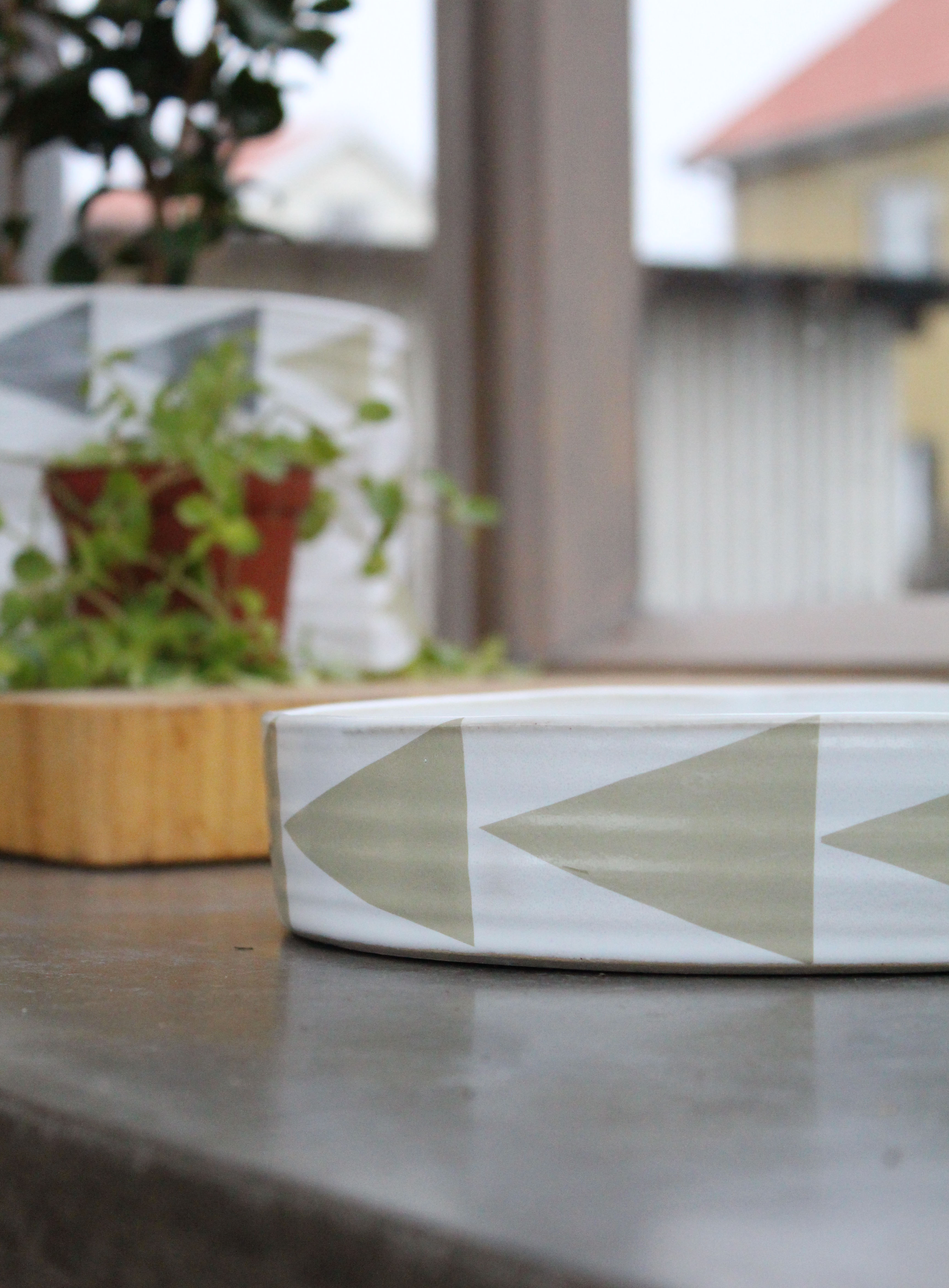 PLATE WITH TRIANGLES - 6