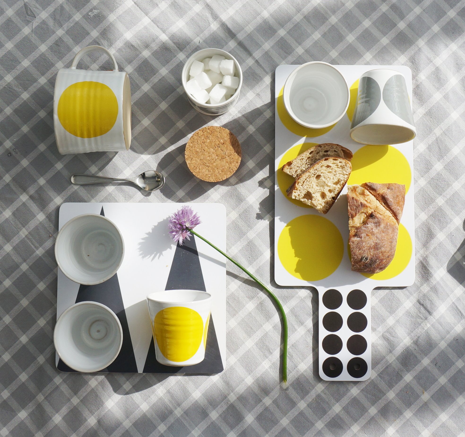 CUTTINGBOARDwith handle / spots - 6