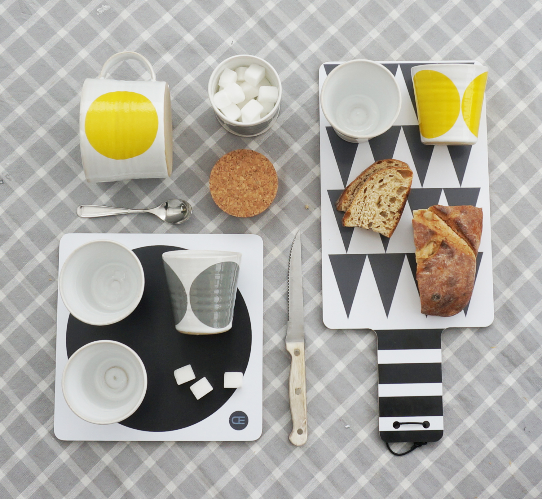 CUTTINGBOARD with handle / triangles - 6