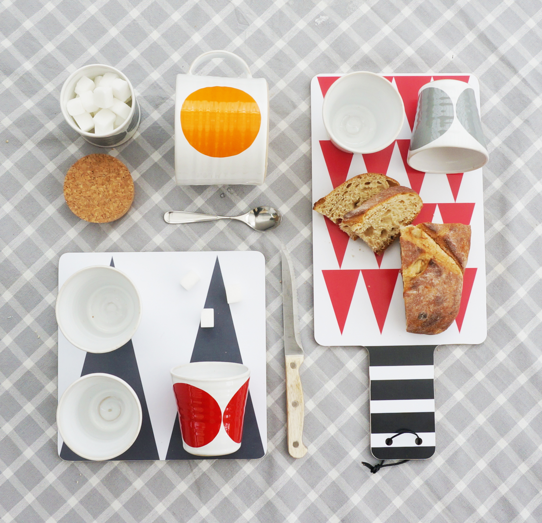 CUTTINGBOARD with handle / triangles - 7