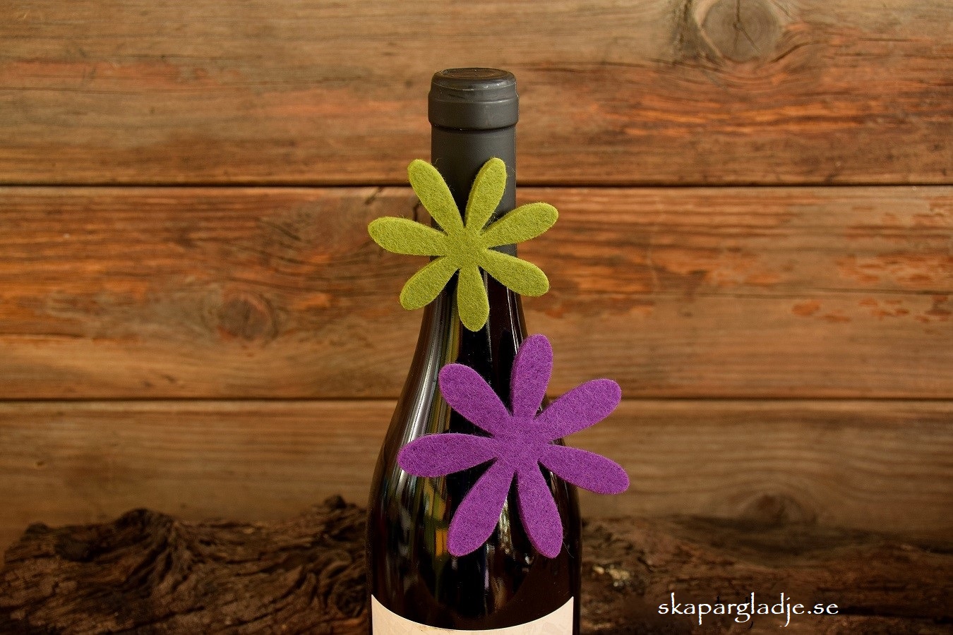 Flaska / Burk / Ljus-dekorations Tips med Filtblommor...