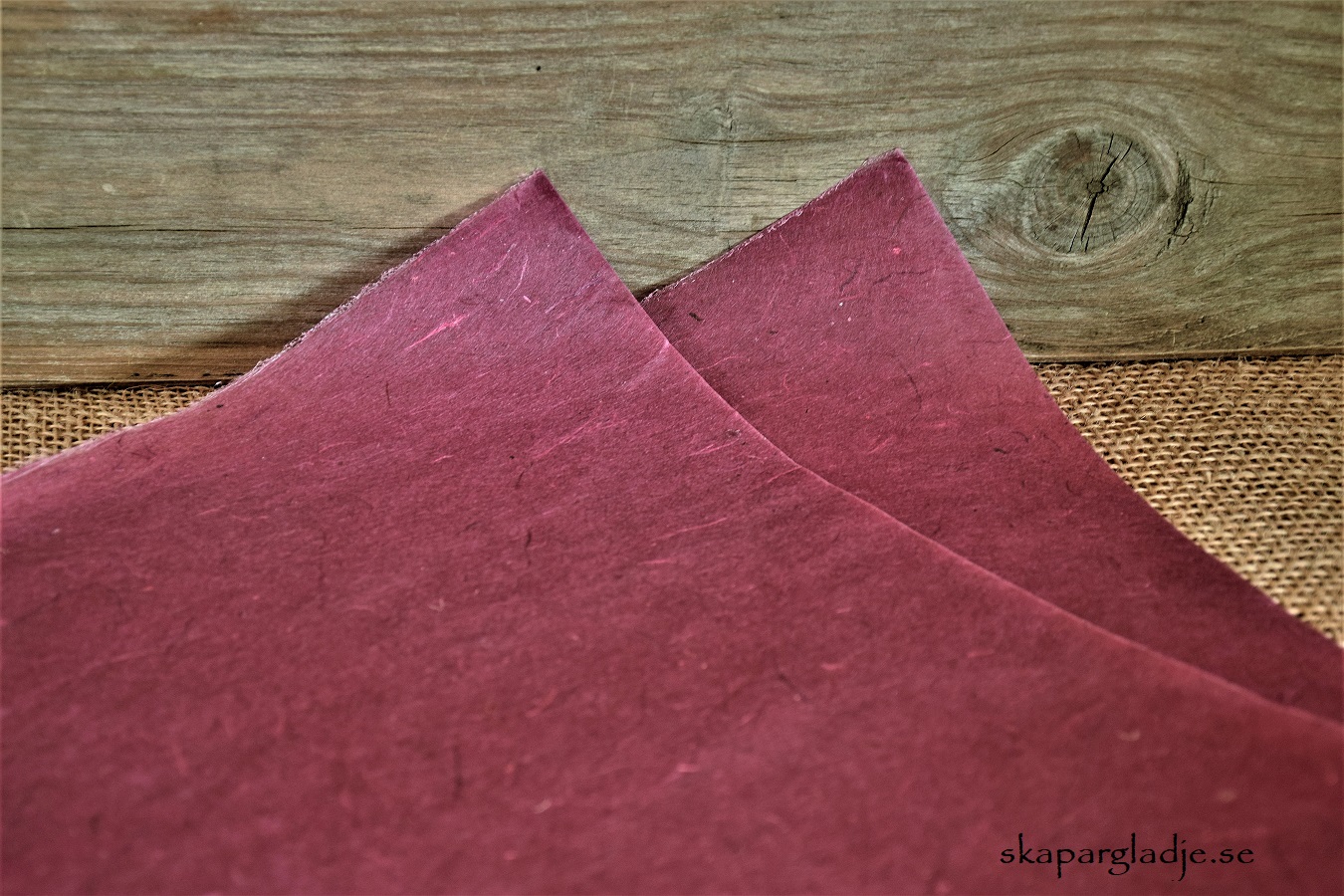 Dekorations-Papper Vaxat Burgundy Ark i Olika Strl.
