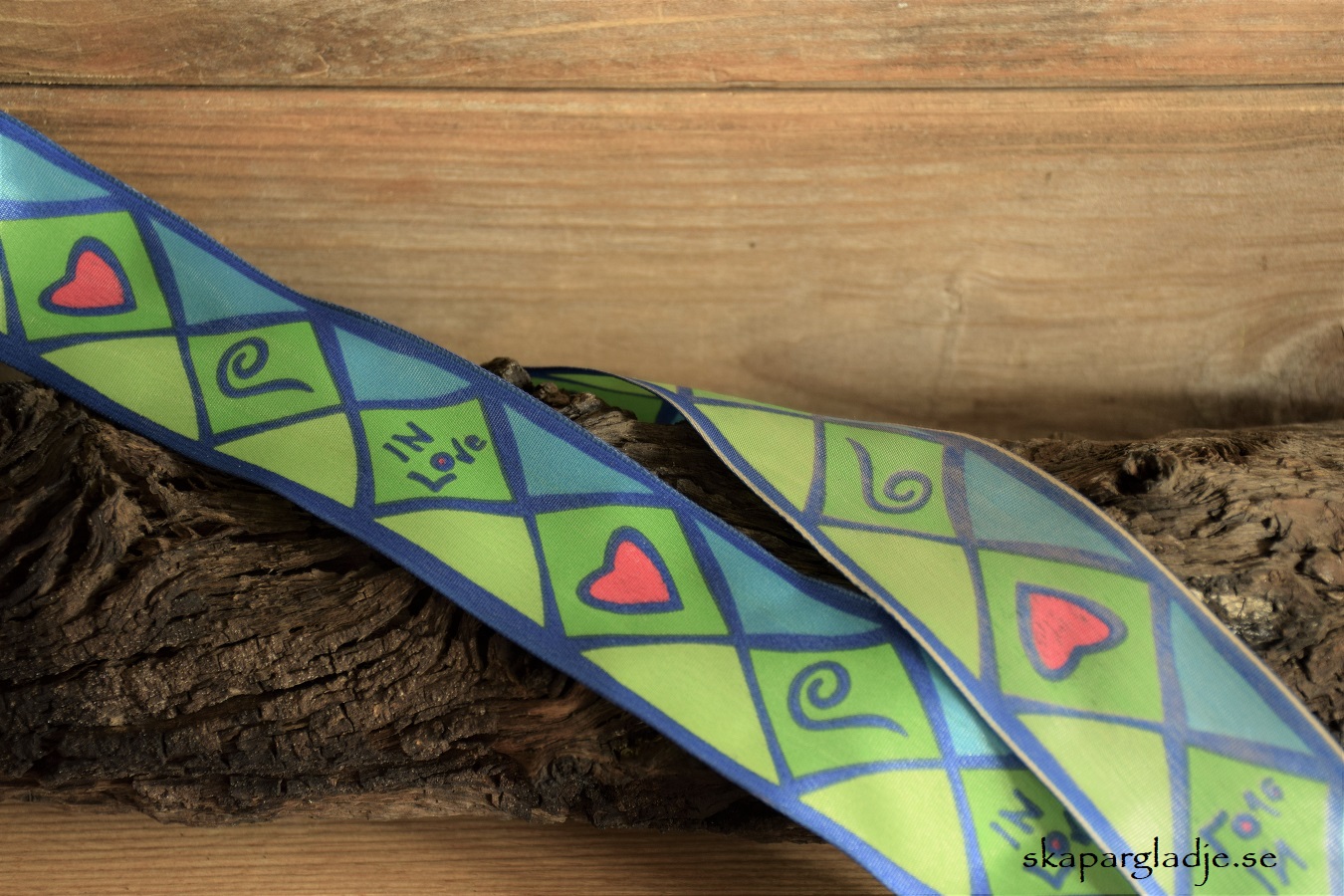 Band med Hjärtan och Texten In Love  41mm