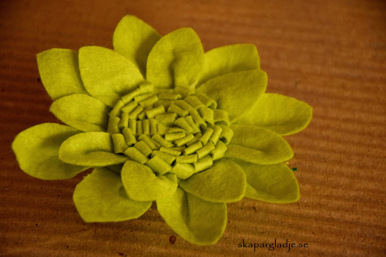 Grön Blomma av Filt - Ateljé SkaparGlädje