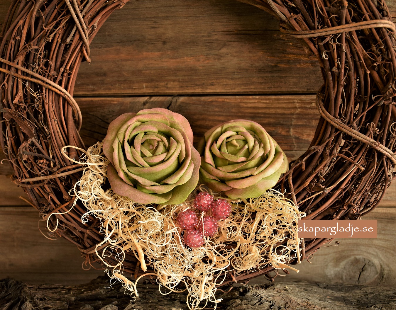 Rosor Konstblommor som Dekorations-tips med Rosa Bär Mossa och Ull  - 2