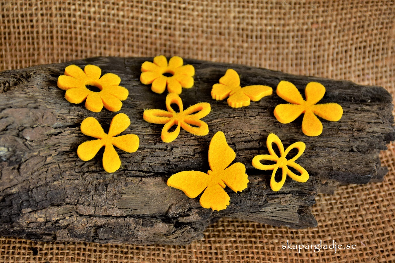 Blommor Fjärilar i Filt Gula Olika Modeller Set