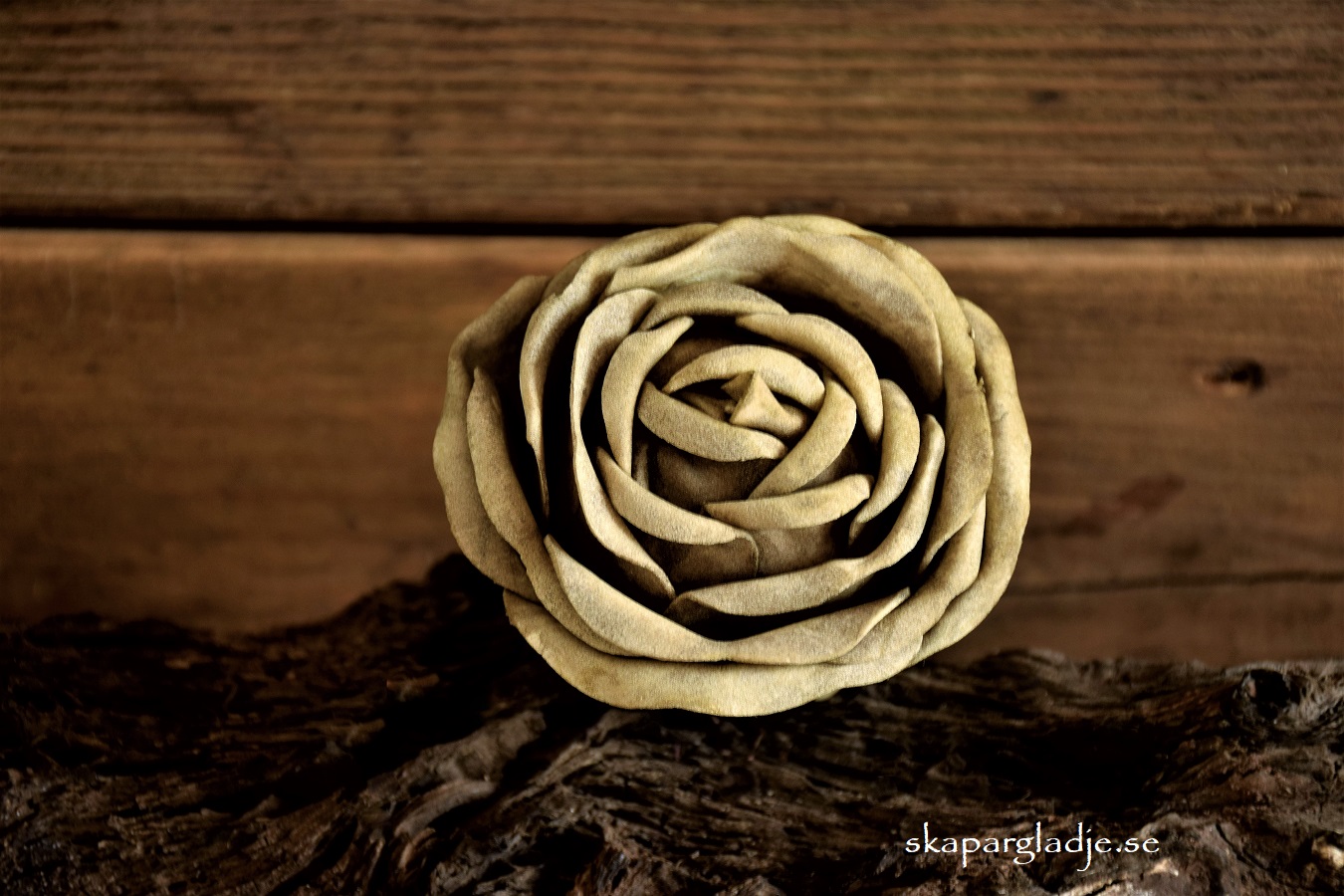 Ros Grågrön-beige Trådad  7cm
