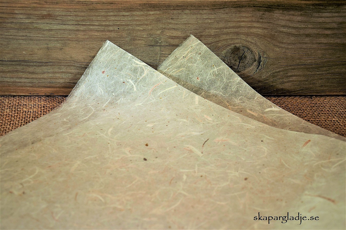 Dekorations-Papper Vaxat Natur Ark i Olika Strl.