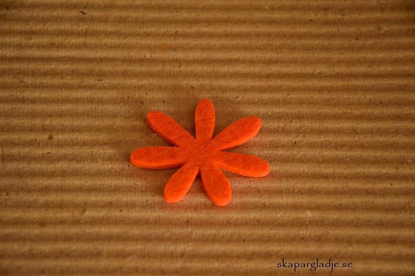 Filtblomma Orange 4,5cm  - 2