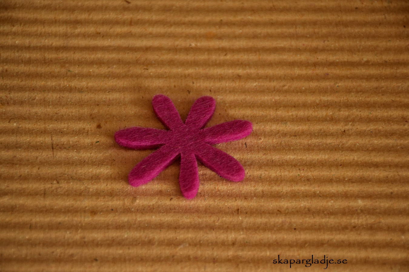 Filtblomma Ljuslila 4,5cm  - 2
