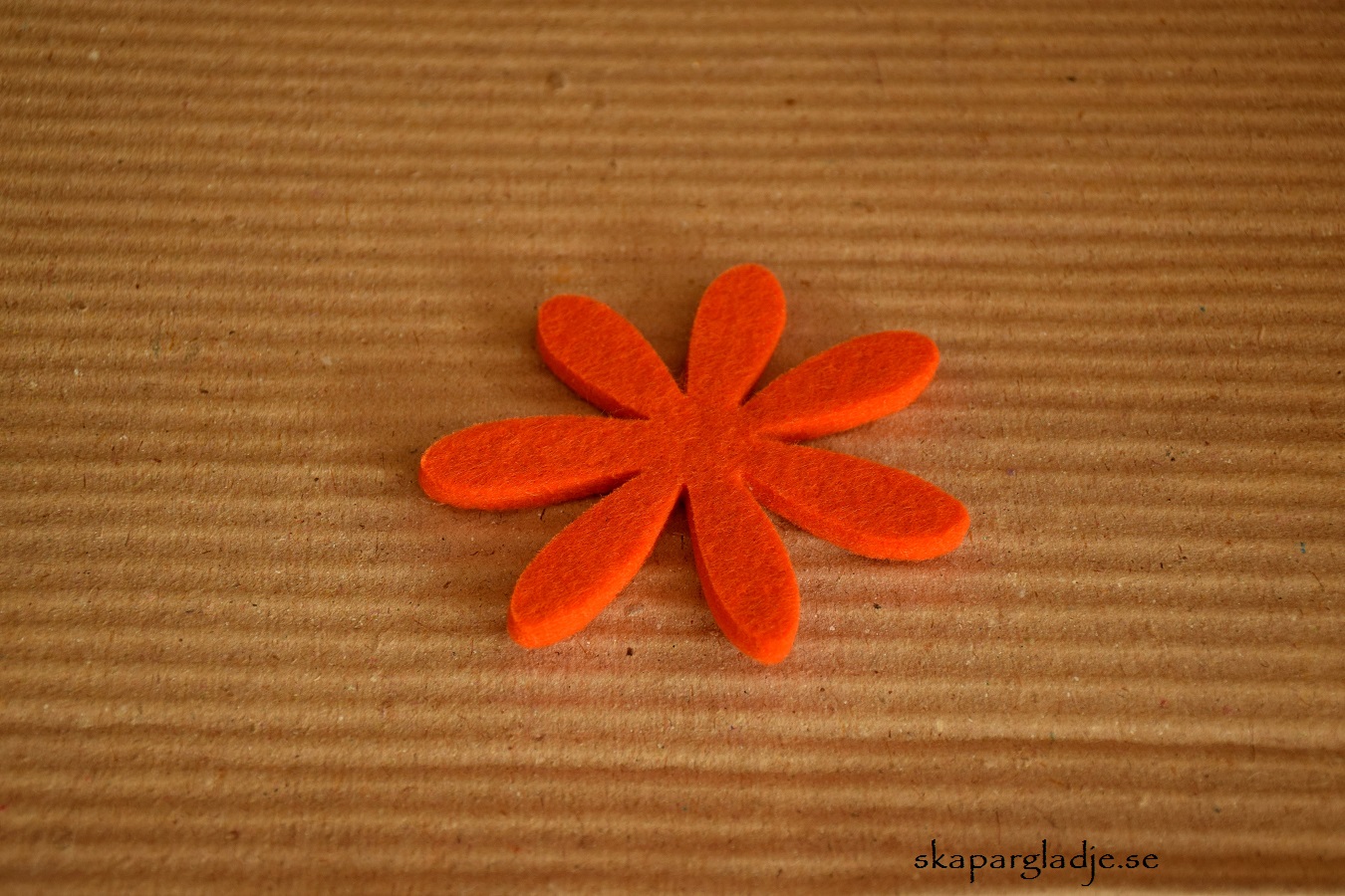 Filtblomma Orange 8cm  - 2