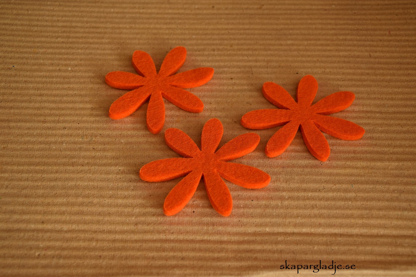 Filtblomma Orange 8cm 