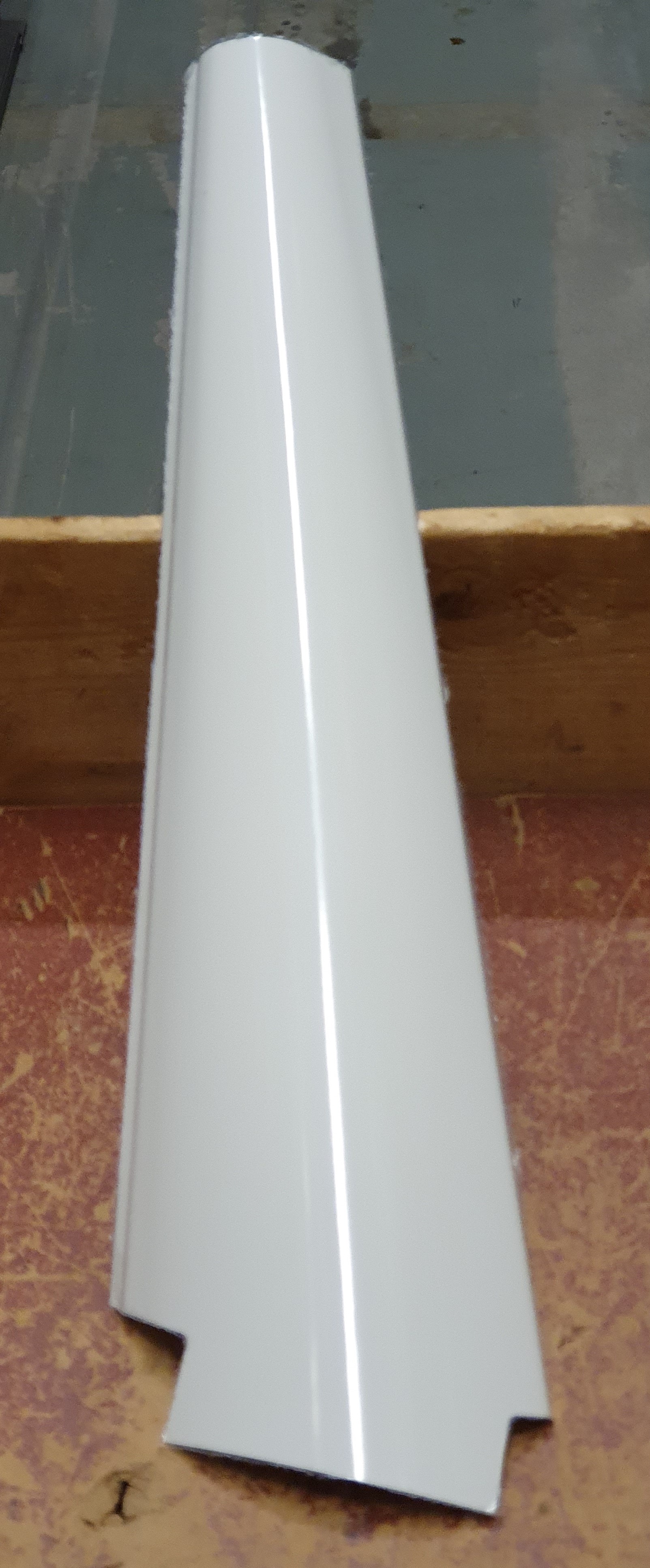 Front plastic corner white - Right