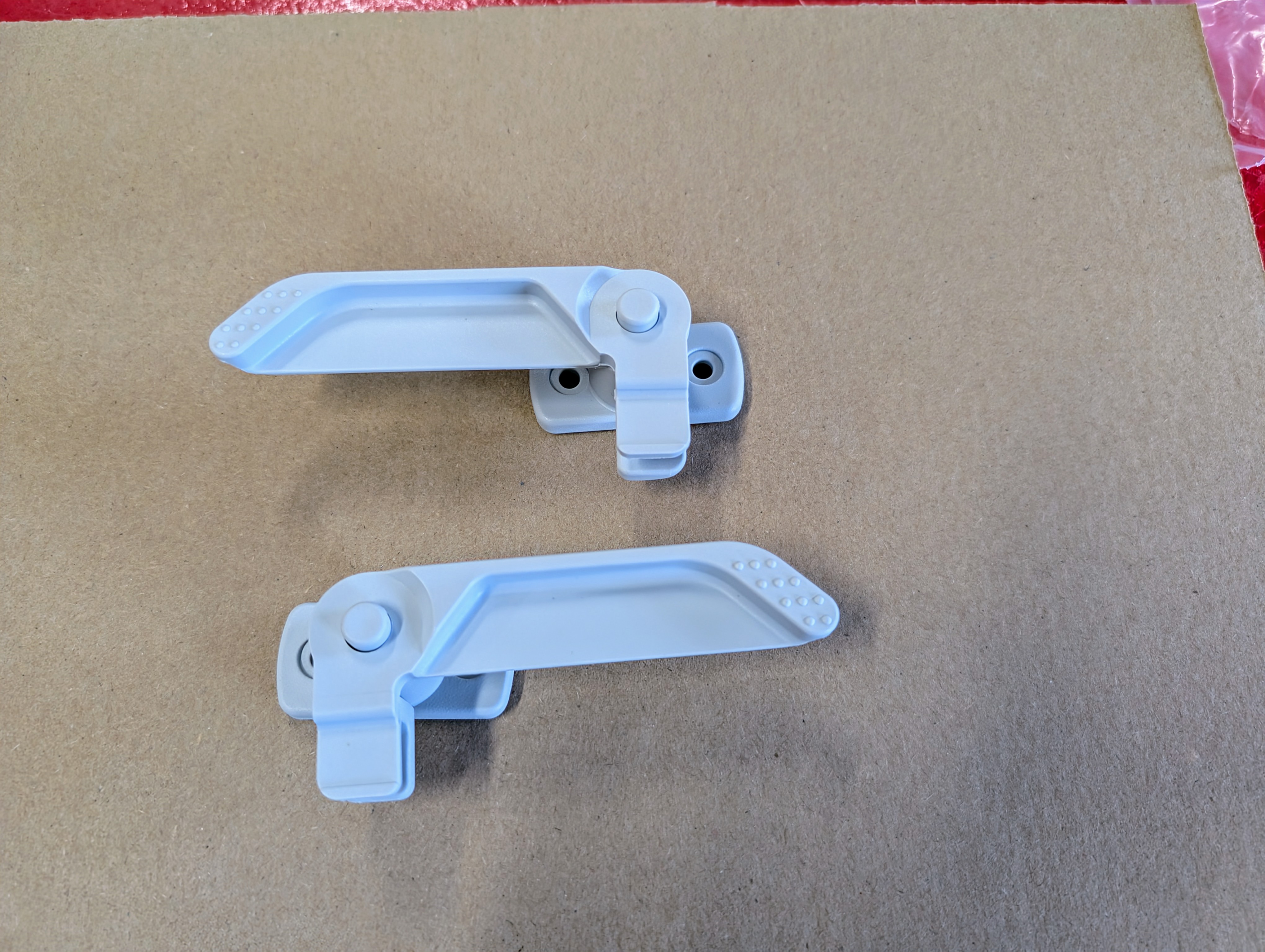 Verriegelungsbolzen links + rechts S6 Fenstersatz