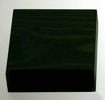 Pedestal de madera pequeño Tamaño:95x90x25