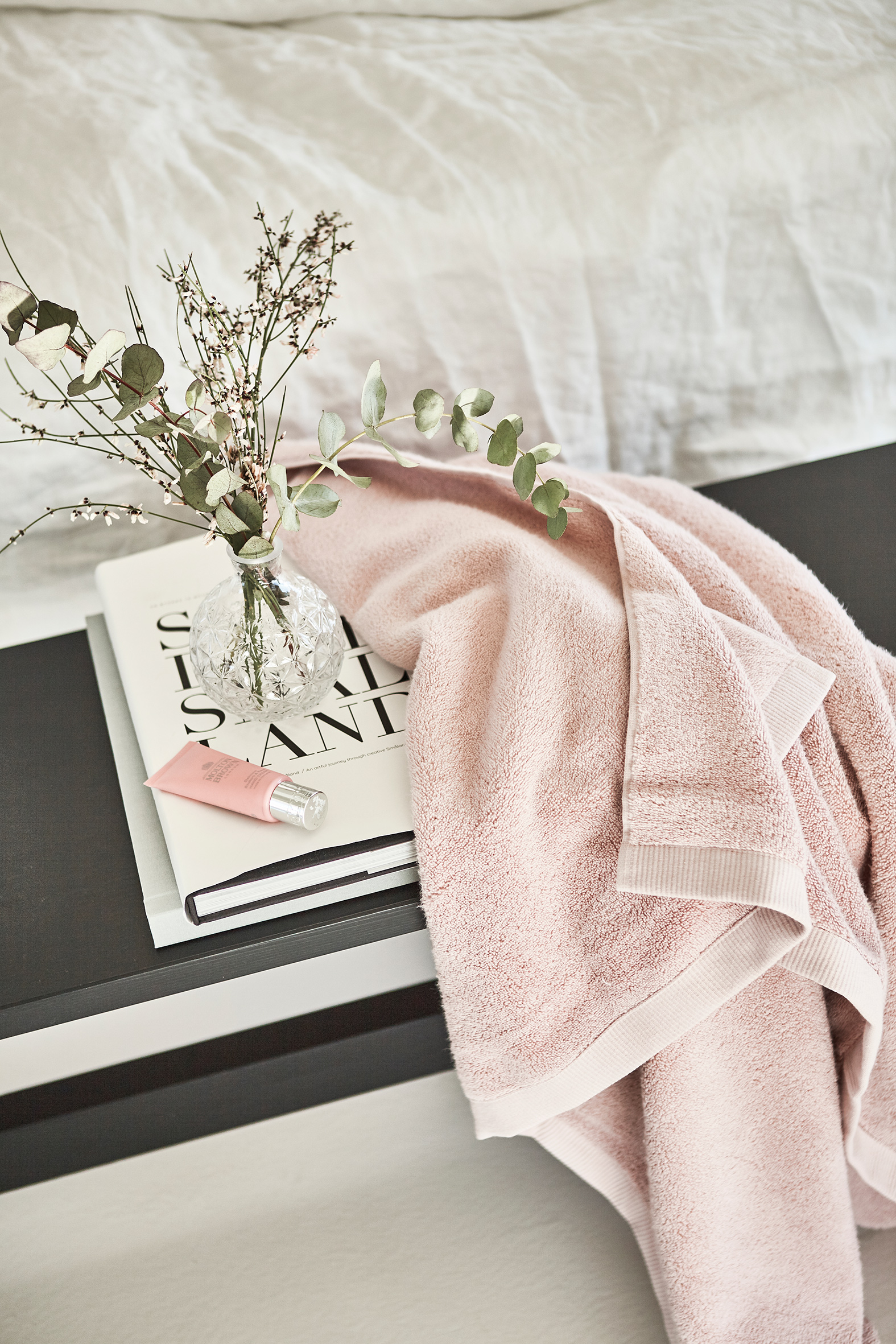 SHOWER TOWEL SOFT PINK, Black Loop - 5