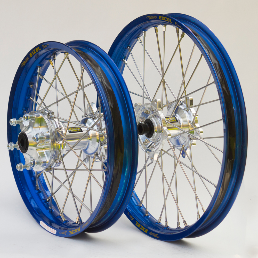 18x4,25  Husaberg 03-13 Bakhjul med Drevhållare (Eloxerat nav) - 2