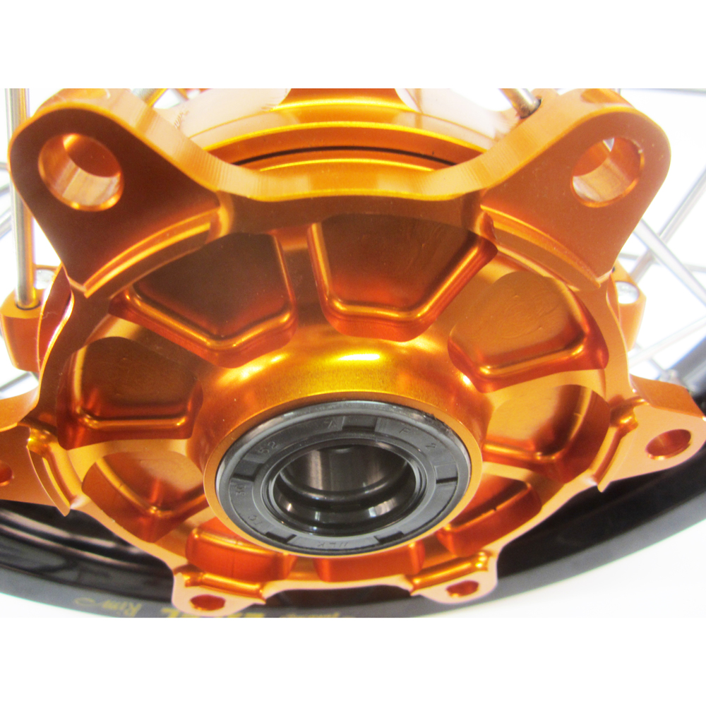 17x4,50 KTM SMC 690 08-11 Rear Wheel (Anodized hub) - 2