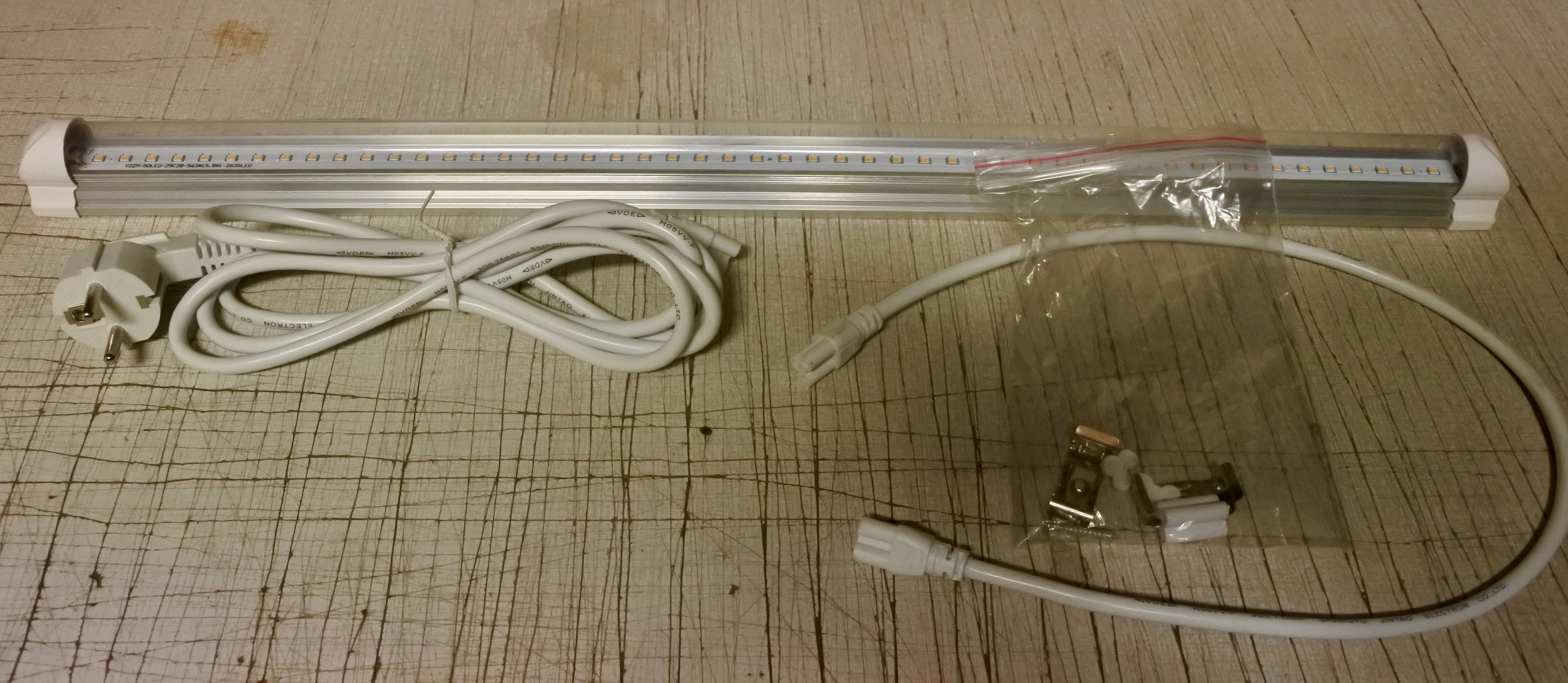 Growfast LED-ramp 18W T8 6400K - 3