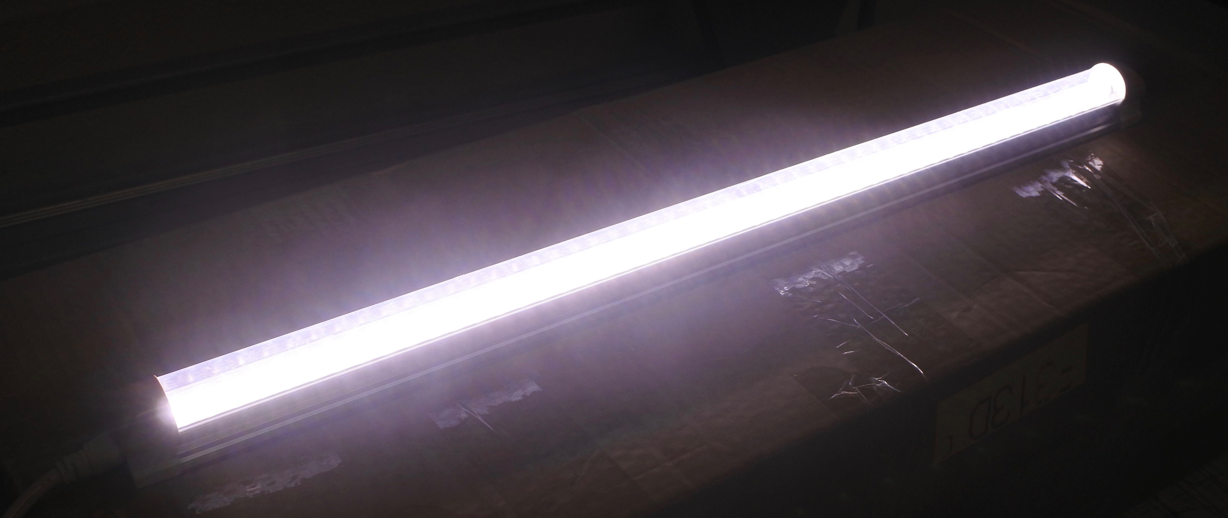 Growfast LED-ramp 18W T8 6400K - 2