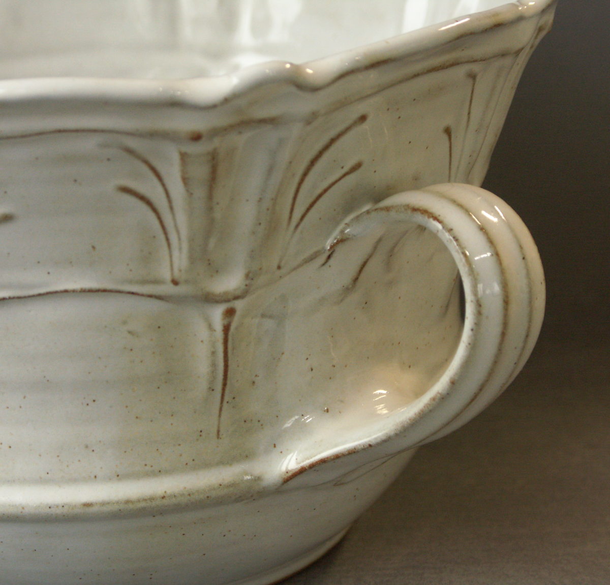 Soup serving bowl with handles - 3